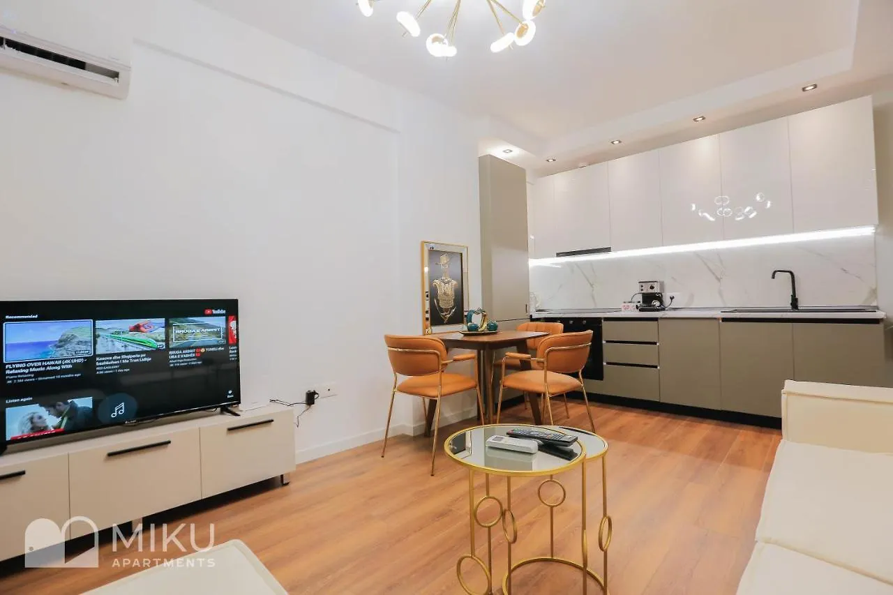Miku Apartment - Lux 2Bd Apartment At City Center Tirana 0*,