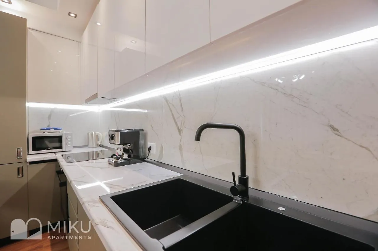 Miku Apartment - Lux 2Bd Apartment At City Center Tirana